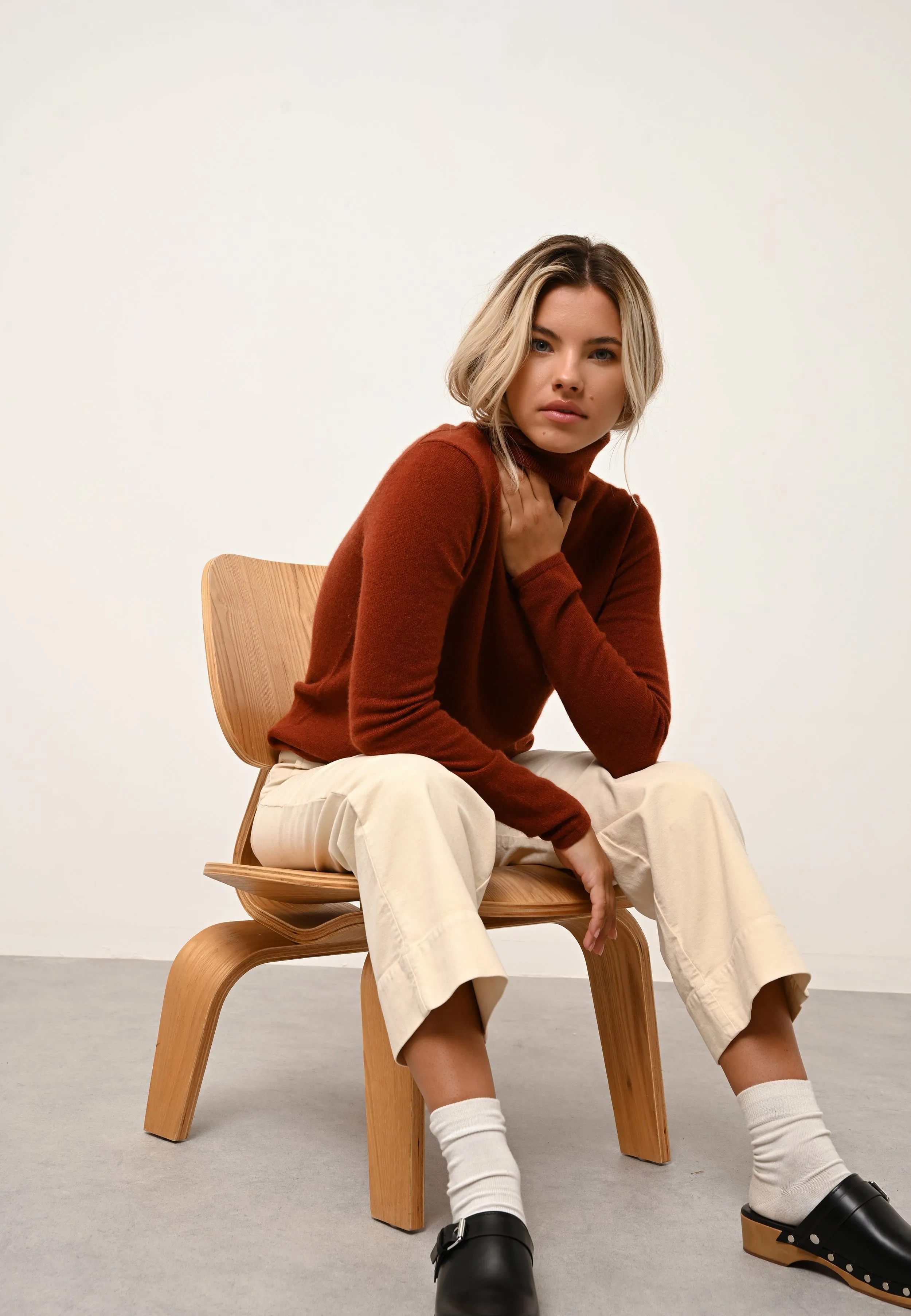 AVA pull col roulé écureuil