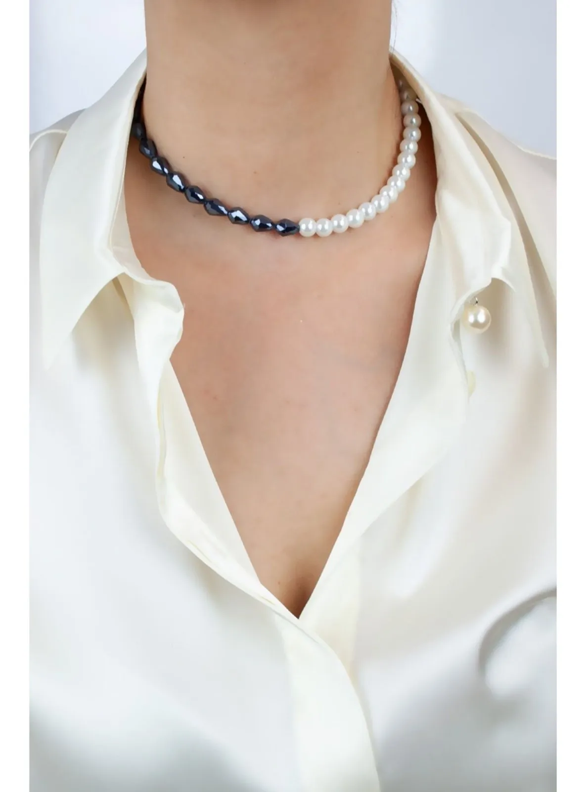 Colorless - Necklace