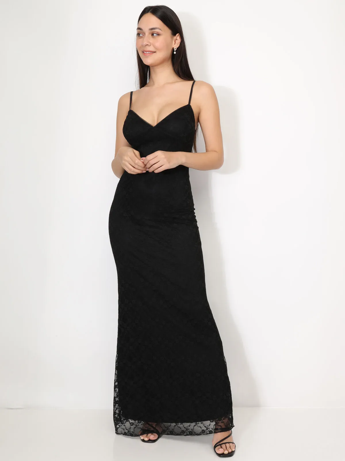 Robe longue en dentelle florale- Noir