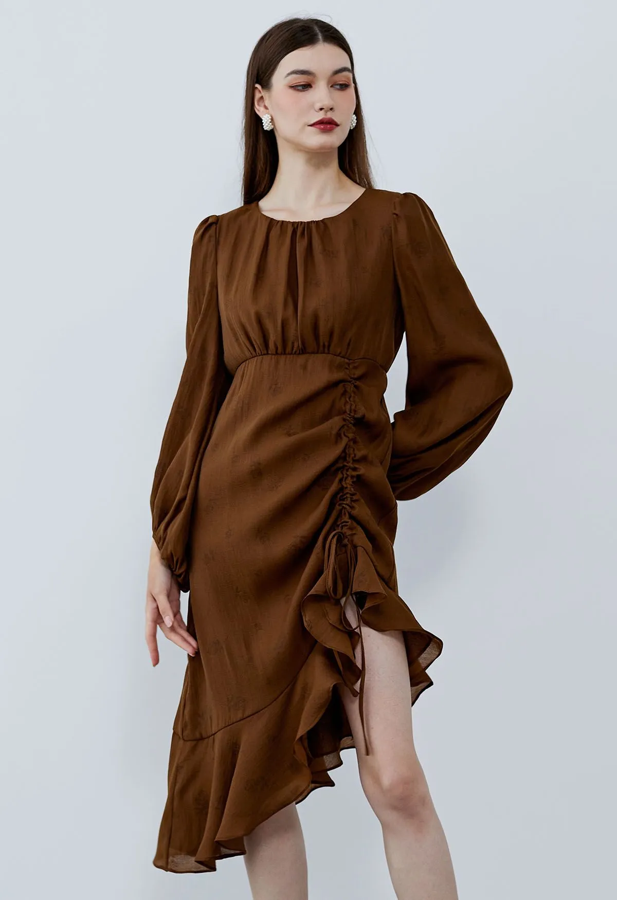 Robe Mi-Longue Florale Asymétrique à Ourlet à Volants en Marron