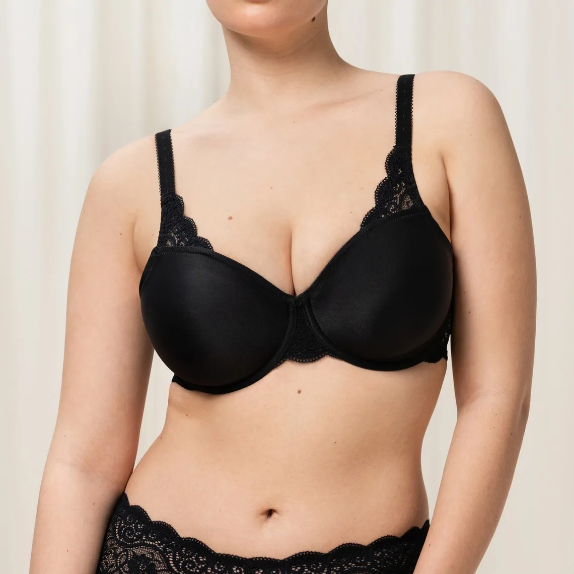Soutien-gorge minimizer armatures noir Amourette 300 W01 | 3 Suisses