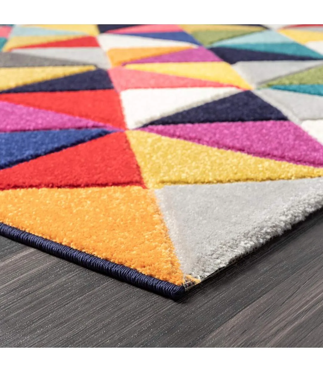 Tapis salon DATREI en polypropylène doux et soyeux